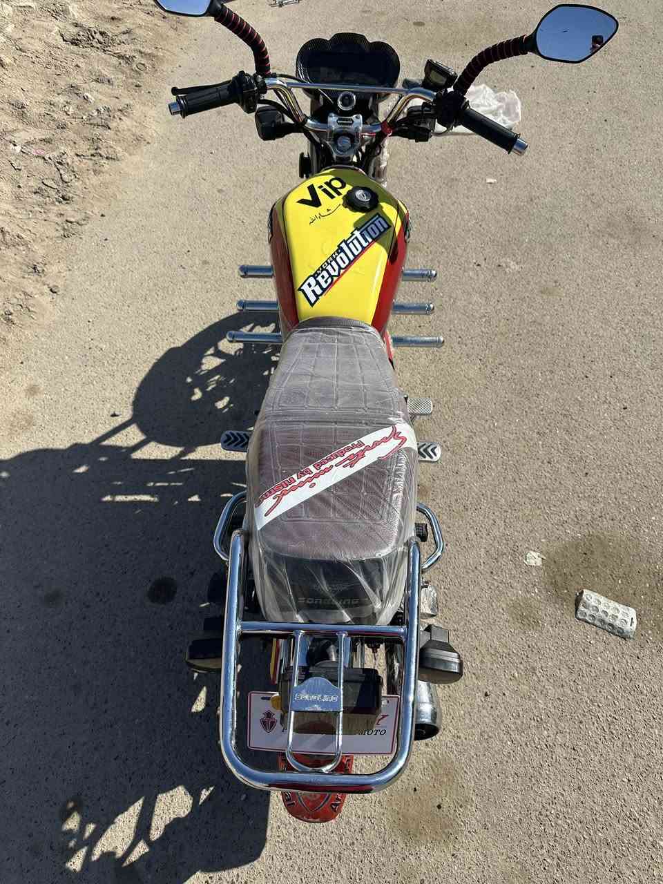 يالله  شباب دراجه سونك للبيع موديل 2024 محرك 200سيسي  دراجه نضيفه عارضه ب775 وبيه مجال مكان الرمادي البو فراج الاستفسار اتصال على الرقم ***********
