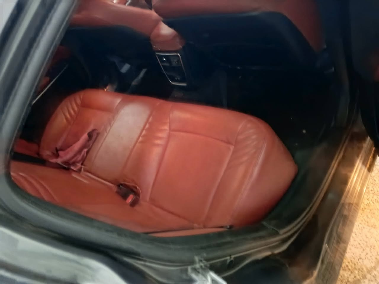 السلام عليكم جارجر 18كندي حادث فقط البنيد للمراوس بسورنتو 14 او 15 كون مكفول
***********
