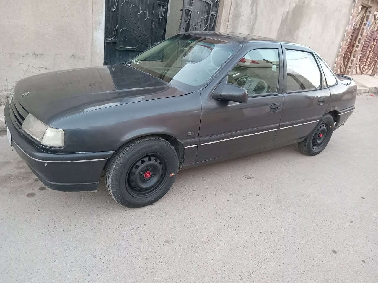 السلام عليكم. للبيع فكترة حجم ١٨المرغوب سنوية عضم الى ٢٨شرط التحويل بدون وكالة كير ومحرك خير من الله كهربائيات شغالة طخم تايرات فوك النص تنتة باور صدر نضيف دوشمة جديدة مصبوغة عام جمالية بدون ضرر تلكيطات معجون سيارة حلوة وجاهزة السعر ٣٧ورقة بيها مجال بسيط للاستفسار خبرني على هاذا الرقم ***********مامتواجد عل فيس رقمها نينوى مشروع وطني
