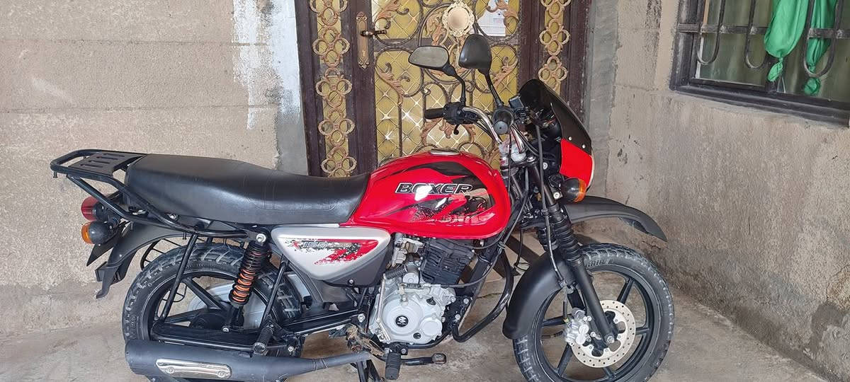 السلام عليكم
دراجه بوكسر جديده حييييل مكفولة من كلشي موديل  22
 السعر خاص 
***********
