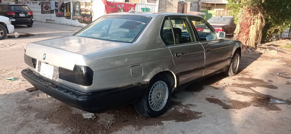 بيم 735مديل 1991تخم تاير سدره شوي بي طكخ دبلات جدد تبريد ثلج داخل جديد كهربائيات كله شغاله مكينه وكير مكفولات جدد مال ملكه سياره رقم مثنه بسمي بكاني بغداد سعر 30ترهم مراوس حسب القناعه***********
