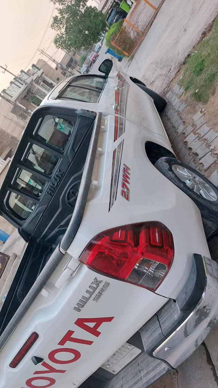 السلام عليكم
تويوتا هايلوكس رقم بغداد مشروع وطني 

 موديل 2023

ماشية  102 الف Km

فول مواصفات

ملاحظات موجودة بلمنشور + السيارة محولبة 

العنوان بغداد البلديات 

السعر ( 255 ) بيها مجال انشالله

للتواصل ***********
