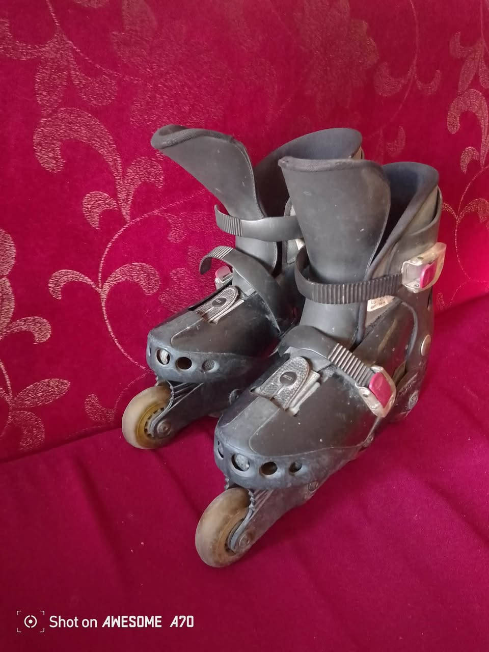 السلام عليكم غراض جديده و مستعمله.
مرجوحه عش عصفور حجم الكبير تتكبر وتتصغر عن السلسله ألبيه لون اسود قابل للتغير مستعمله شهر أخت الجديده سعر٨٥وبيها مجال ومتوفر توصيل
جيس ملاكمه مع قفازات مع تعليك سعر٦٠ وبي مجال غير مستعمل 
جربايه حديد نفر مستعمله سعرها٢٥ وبيه 
سكيت رول ولادي بناتي قياس من٣٥ ال٣٧ ويتعرض مستعمل شهر اخو الجديد سعر ٢٠وبي مجال
واتساب ***********
عنوان بابل 
متوفر توصيل.
#ادمنوافق
