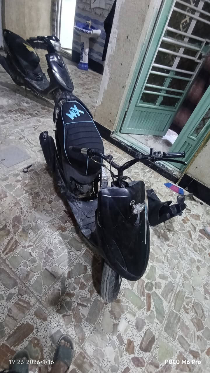 سلام عليكم ماكس عدله للبيع دراجه نضيفه لمكينته ما مفتوحه جيب فيتر وتعال ضفيرته كامله بلاديه لسعر 450وبيه مجال  لرقم *********** لغراض وياهه
