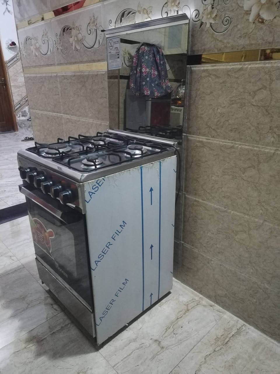 السلام عليكم ورحمة الله وبركاته.
يوجد طباخ  للبيع.. نظيف اخو الجديد
مستعمل شي قليل جدا.
السعر ١٧٥..
رقم الهاتف... ***********

