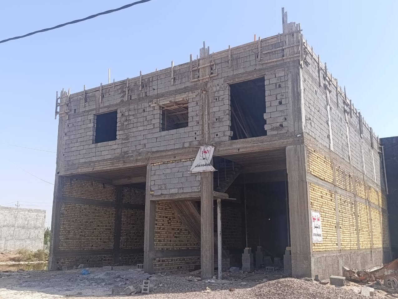 السلام عليكم العقار للبيع ارض الصبخ
في قضاء الفاو
المساحه 250متر
العقار طابقين
الطابخ الأرضي متكون
من محل طول 14 العرض 6م
والباقي مخزن
الطابق الثاني متكون 
3غرف نوم
صحيت
هوول كبير
مطبخ
استقبال
مساحت البناء الطابق الثاني 250م
البيت مهيكل دنك
السعر 140 رقم صاحب القطعه ***********
