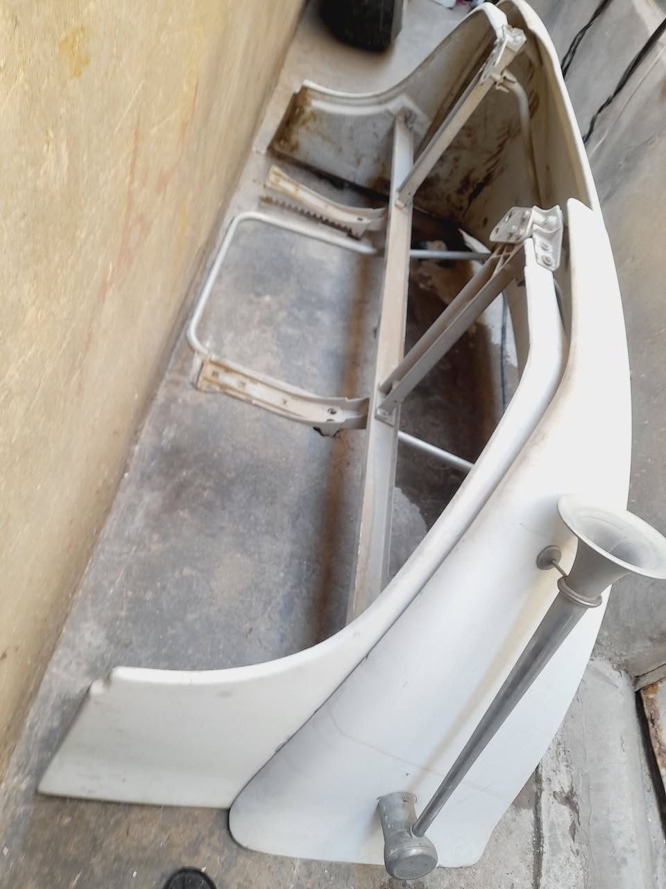 للبيع كاسحه وزعانف***********
