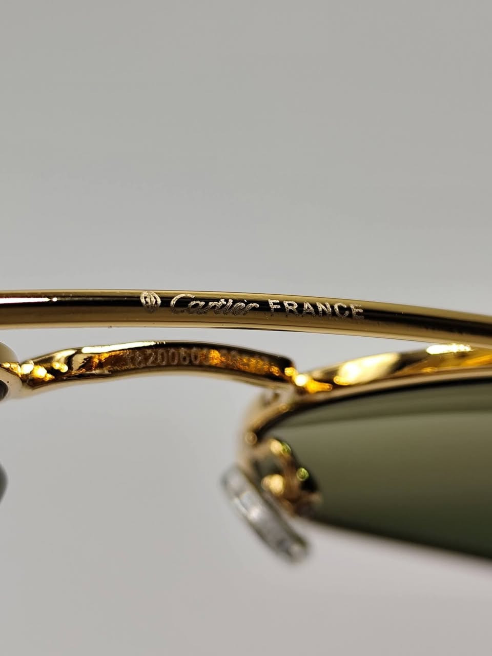 كارتير  رهيبه بمواصفات عاليه جدا وكوالتي أعلى
عدسه زجاج سميك لون زيتوني مميز
عدسه UV حمايه من الاشعات الضارة للعين
اذرع ديزاين الخشب
مخدات جلاتينيه طبيه مختمه
لون البدن ذهبي
مختمه بل كامل بدن وعدسه
قياس 58
تأتي مع علبه حافظه للماركه كاملة المرفقات
كوالتي فول الفول جدا عالي

السعر 30 الف 
التوصيل مجاني لجميع محافظات العراق 

للحجز مراسلة الحساب ( ترسل رقمك وعنوانك الكامل)

اضغط لمتابعة الصفحه ليصلك كل ما هو جديد ومميز
من (انس براند للاناقه العامه) متجر الاقتناء والهدايا الفخمه


**إذا كنت صاحب هذا الإعلان وتريد حذفه لأي سبب، رجاءا أرسل رسالة إلى الدعم الفني**