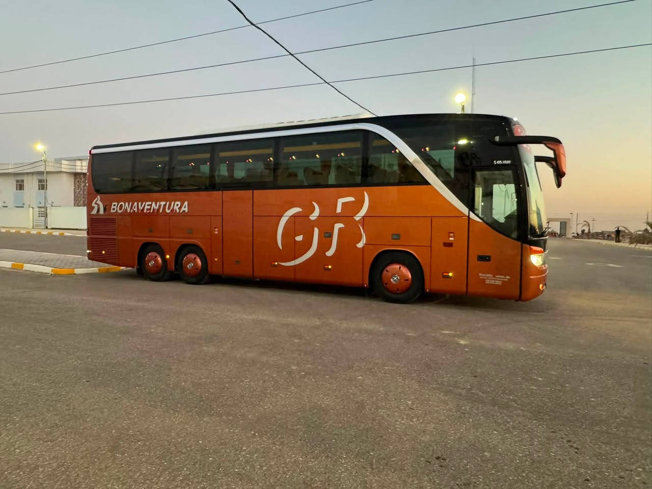 السلام عليكم باص للبيع 415 دخول جديد

مكينه8 گير عادي 55راكب اصل يطاليه 

تخم تاير تبريد زعانف جديد 

تسجيل جديد قرار 102 نجف 

سياره جديده كامله من كلشي 

بيع فقط مكان السياره نجف 

***********اتصال فقط
