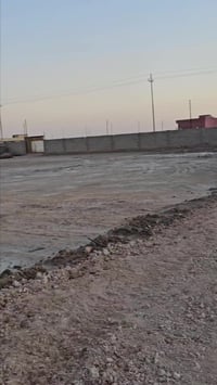 قطع للبيع  لاسعار حسب  المساحه ١٥٠متر او تريد ٢٠٠ متر  او ١٠٠ متر قرب ...