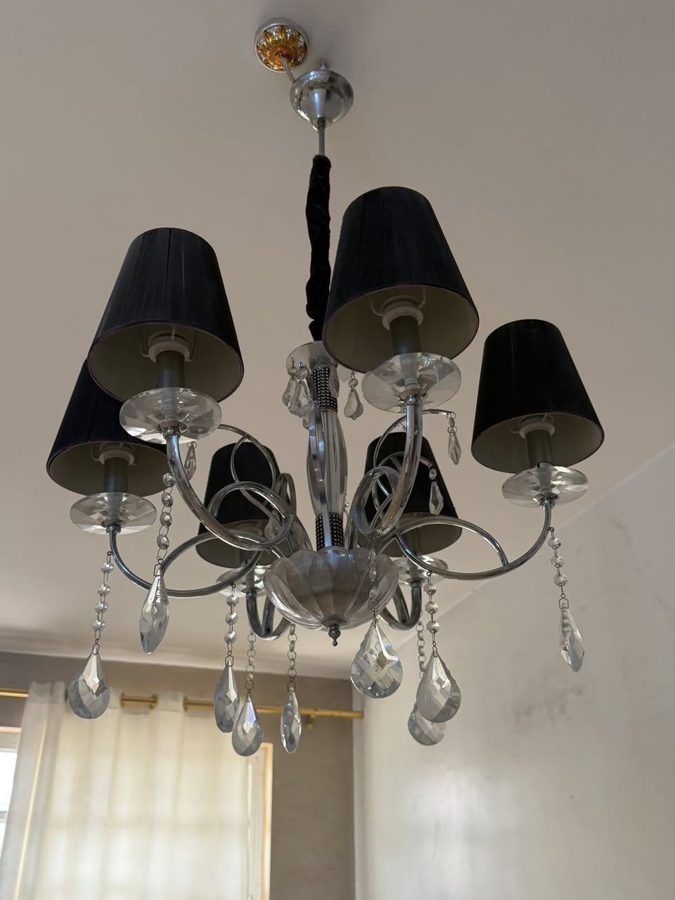 سلام عليكم سبلت عدد ثنين واحد كنتوري ميدية والثاني جداري ثنينهم شغالات والحجم طنين الكنتوري ب 400 الف والجداري ب 350 الف 
وعندي هذني الزوج مال ثريات رايدهم ب 45 الف للأستفسار ***********
