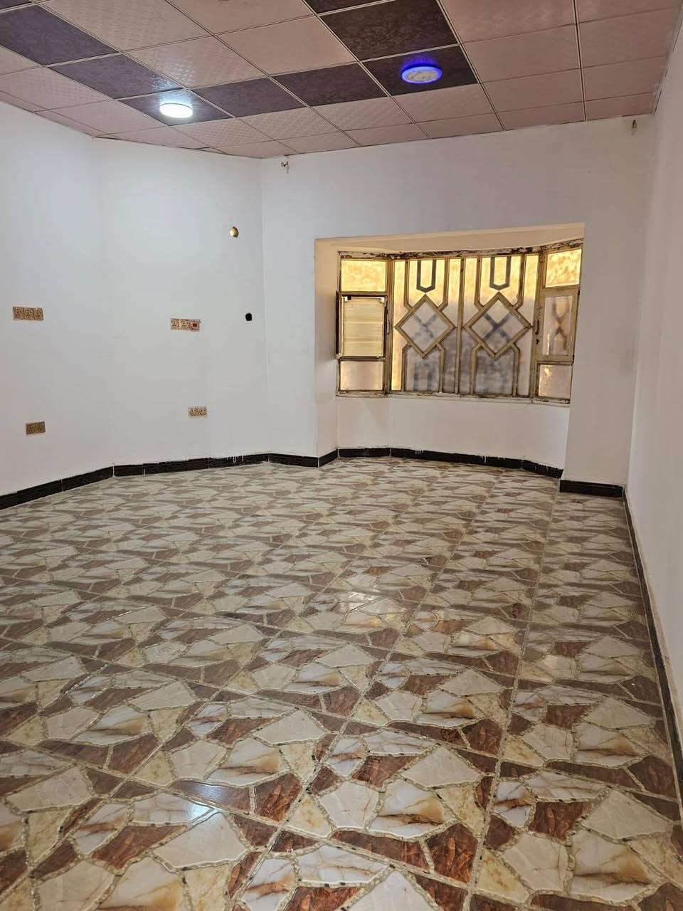 ار بيت اللايجار الجزيره الفيحاء قريب ع شارع العام يحتوي ع غرفتين واستقبال وصاله ومطبخ ايجار ٣٥٠


**إذا كنت صاحب هذا الإعلان وتريد حذفه لأي سبب، رجاءا أرسل رسالة إلى الدعم الفني**