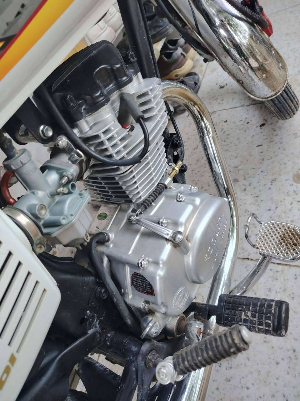 دراجة نارية للبيع بسعر 450 الف وبيه ارواق اصوله موديل 23  مكاني بالحمزة الغربي هذا رقم بيه واتساب ***********
