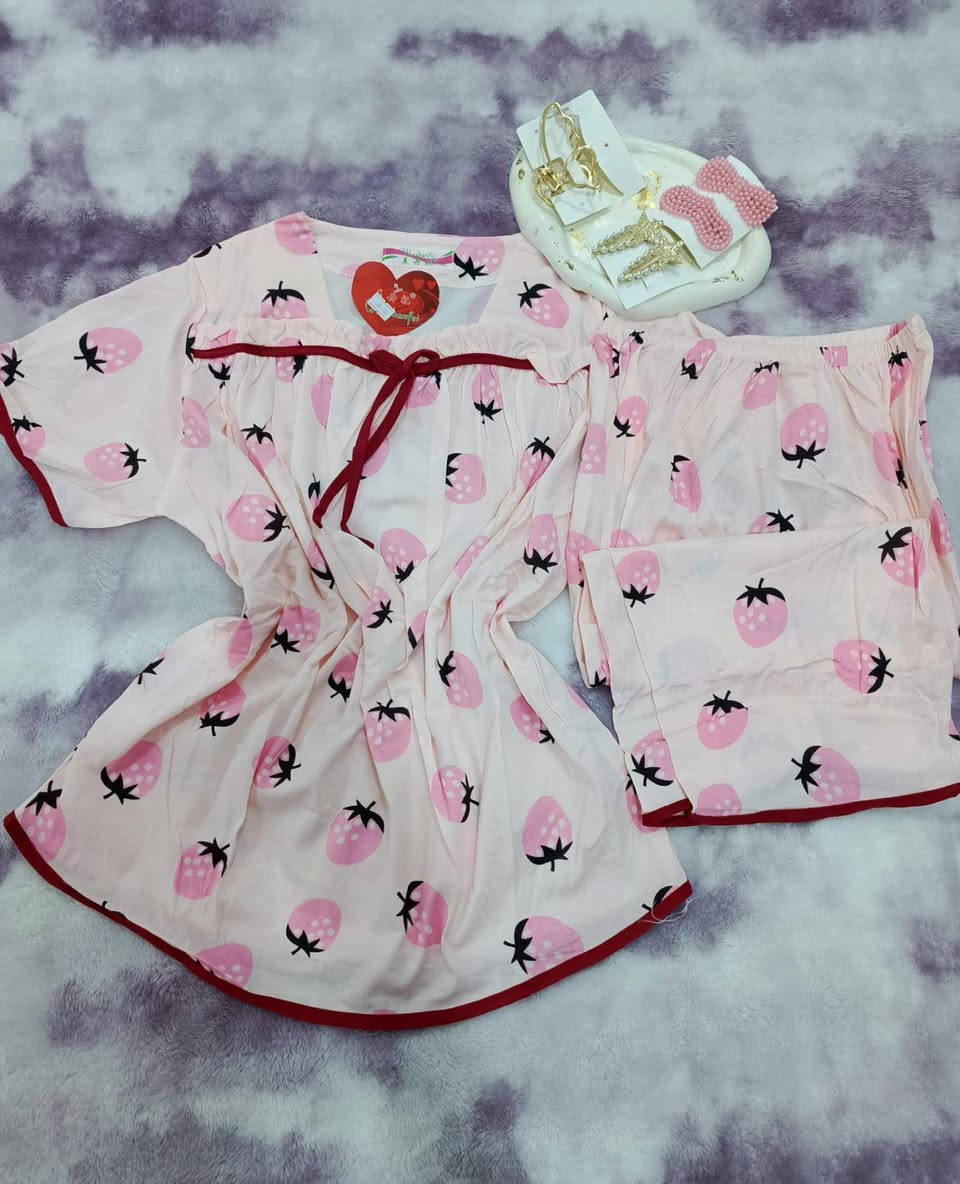 مرحباً عيوني متوفر برمودا خامة قطنية تجنن وباردة وبسعر مناسب ب ٦ الف فقط لطلب على الخاص او على الرقم ***********
