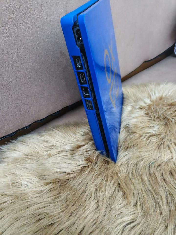 سلام عليكم
بلي 4 سلم مهكر نظام 9 واحد تيرا بي 14 لعبة

باندل Limited Edition 

البلي لوك وماحاجة احجي ع نظام 9 

بياع شراي لتوصلني 

*********** متواجد واتس فقط
