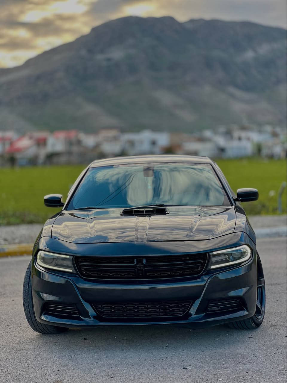 دۆج چارجەری SXT 2015 🧿🪬📦
بڕاوە بڕاوە بڕاوە 🧿
سەيارەکە ٢ ڕۆژە داخڵ بوە 📦
نمونە لە جوانی لە قوەت 🪬
سەقفو گێڕو مەکينە و ماڵی مەدەنی بە شەرت🧿
0751 114 8778 رانية, السليمانية
