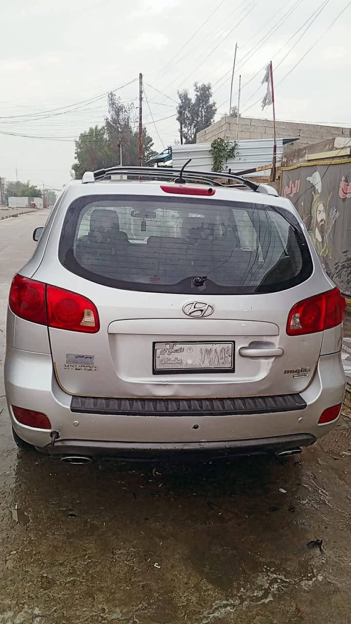 السلام عليكم سنتافي موديل ٧ حادثها جاملغ امامي سياره أمريكي ٥ راكب  سعرها ١١٠ وبلخدمه.. ***********    ما متواجد  ع النت اتصال ع الرقم  مكانها بغداد حسينية الراشديه..
