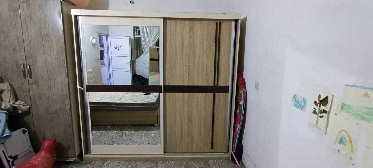 دەستی دووی چوارقورنە   تاقم نوستن خاوێن و 
تووندوو تۆڵ بۆ نرخ نامە بنێرە 
0751 855 85 83
