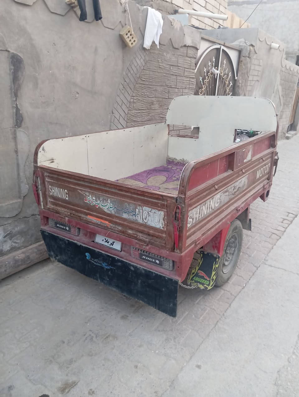 سلام عليكم  ستوته   موديل 2011 اوراق اصولي.  كهربئيات كامل هورن سلف كلوب عالي ناصي اشاير دبل. التصال عله الرقم *********** واتساب. او تصال رقم
