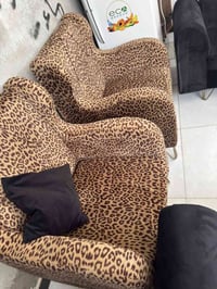 للبيع طخم قنفات نضيف جدا  350 وبي مجال قليل  07713130088