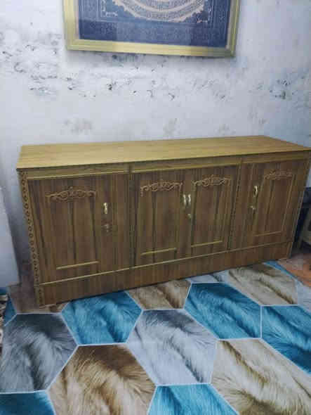 بوفيه جديده حطاطه ما مستخدمه مترتين للبيع السعر 130 بعقوبه التحرير الرقم ***********
