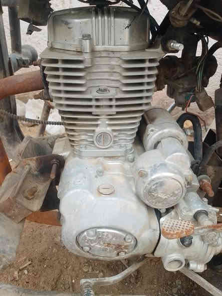 السلام عليكم دراجه امتيار 2012.اوراق اصولي مو ستنساخ اصولي دراجه مال شغل هندر واحد عايزه كهربايات لايت اشاير بكلايت ضفيره لاغير تايرات نضاف المكان كوفه حي سباطعش تموز السعر 800 وبيه مجال ***********
