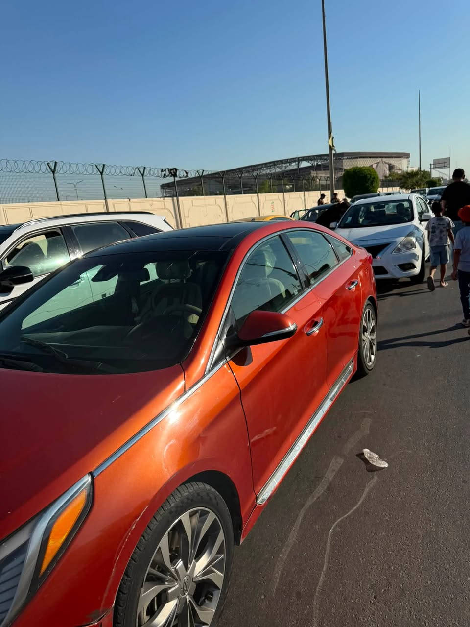 سوناتا 2015 sport limited
بصمه تشغيل
ستيرن حرف Dمع شفتات قيادة 

شاشه بلادية 

كامرة بلادية دواره

كشنات جلد 

تدفئة بالكشنات 

تحكم ستيرن مع كروز سرعة 

دبل صالنصة 

حاكية ومايك بلادي 

لايت حاجب  

3 وضعيات للقيادة 

كرسي كهرباء 

رادار بل مري 

تبريد قطعتين 

مكينه 2000 توربو 🚀🚀

ماشيه 82 الف

رقم بغداد جديد  بأسمي

مكاني بغداد مدينه الصدر
***********
