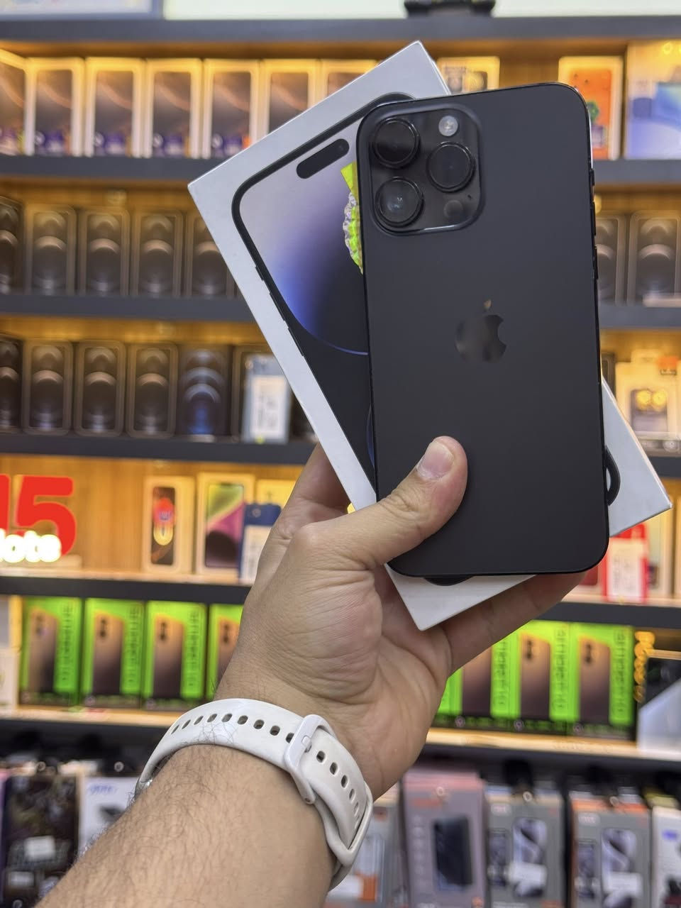 iphone 14pro max 
بطاريه/84
عربي الجهاز 
السعر/920
لاستفسار/***********
مركز اللؤلؤة للموبايل Al-lulua Mobile Center
