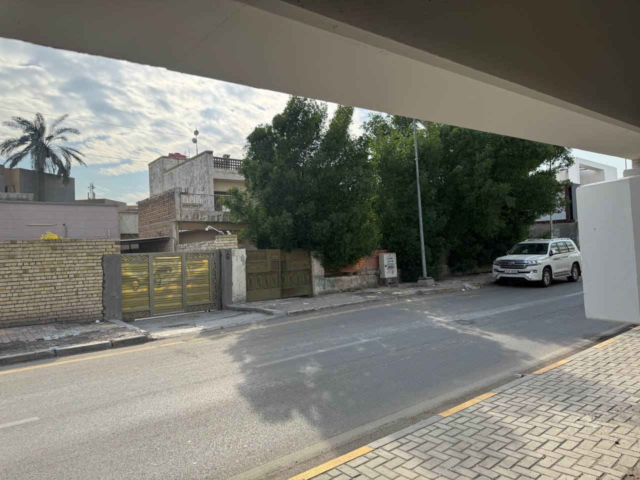 قطعة ارض مساحة 728متر بالحارثية شارع الكندي رقم دار 407/996 مقابل علي
 باريس للاستفسار
***********
