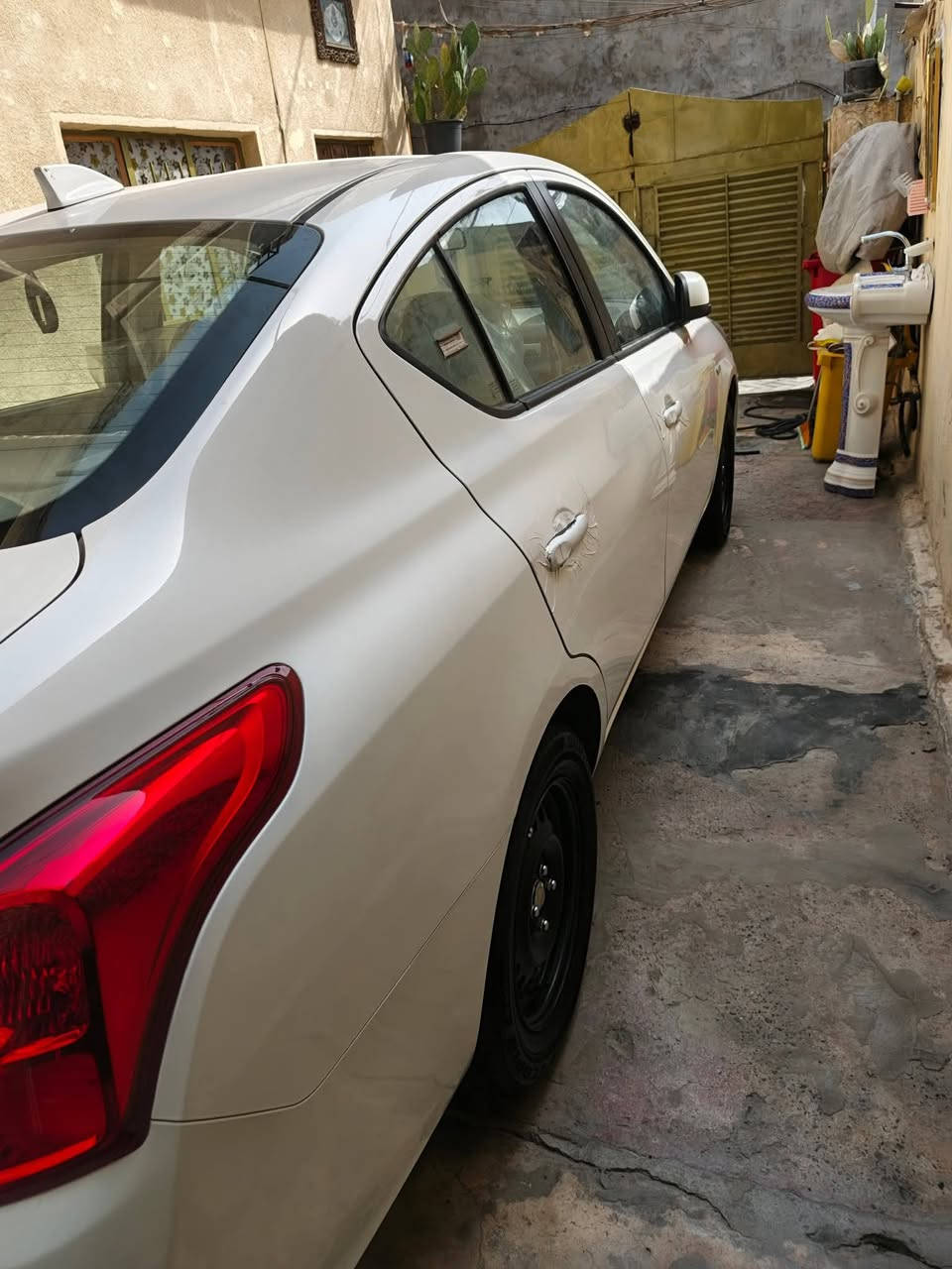 سلام عليكم سني هندي أم ابليته زركه موديل 2024 ماشيه ٢٧ لف صارلي شهر من مستلمهه من شركه السور ضمان ٣سنوات رقم بغداد بسمي تحويل ثاني يوم منضومه غاز جديده دوشمه عامه رضيه وتنته وكشنات وبيبان حراري وسفريات وفرش صندوك  ورقه استفسار ‏‪***********
