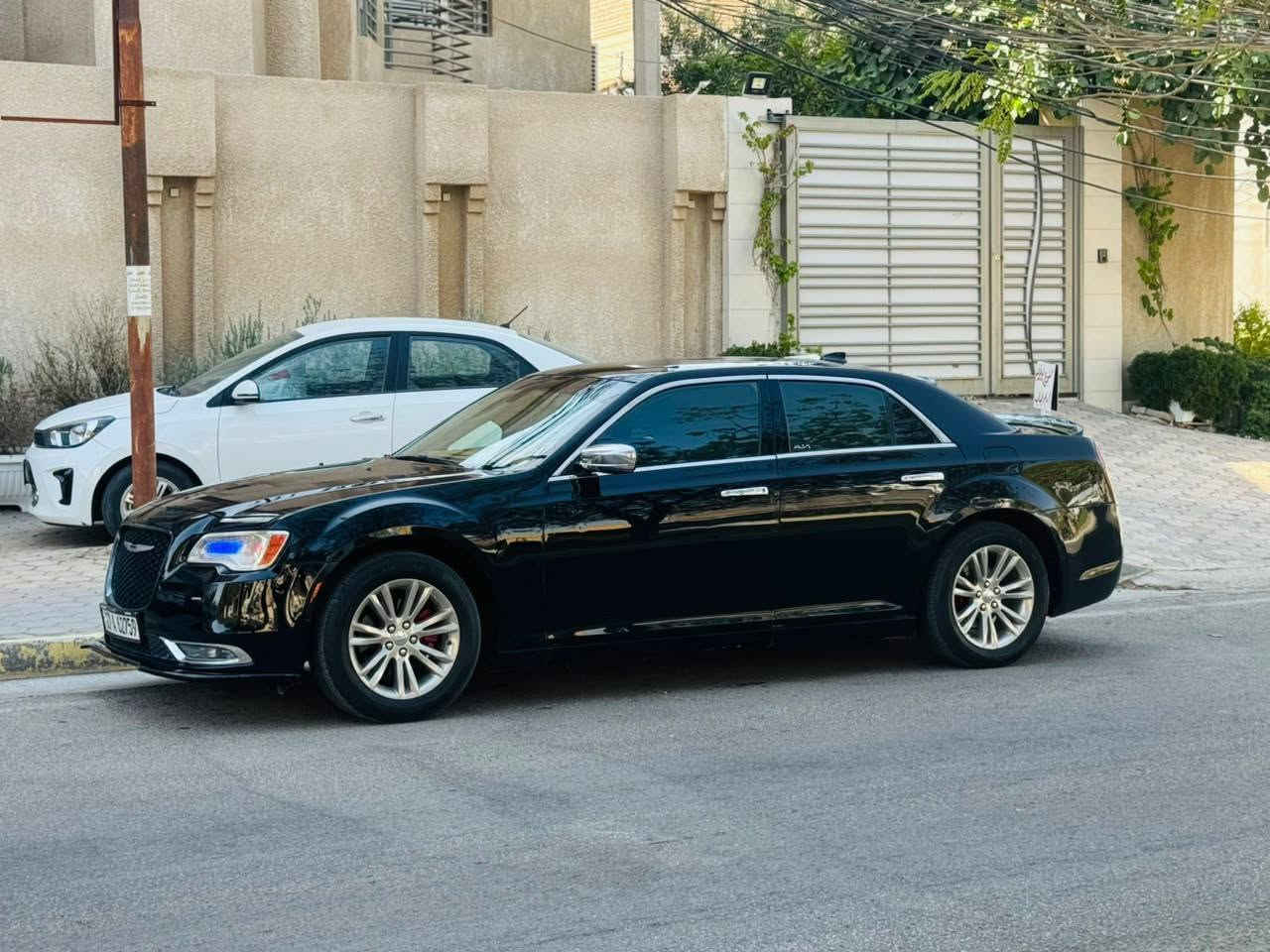 اوباما مديل 2017 اصل سعر 173 قابل للتفاوض الاستفسار اتصل*********** وارد أمريكي حادثها جاملغ فقط بدون دواخل والباقي كفاله عامه من كلشي مواصفات S فتحه سقف بصمه تشغيل بصمه أبواب تشغيل عن بعد برده خلفيه شاشه كبيره تحكم ستيرن كامره خلفيه كير ماوس  تو ويل كشنات كهربائي جلد شفتات ستيرن قطعتين تبريد اشاير مري كهربائي بجم عريض مكينه سته 6️⃣ سلندر مكينه وكير مكفولات حداديه جديده تخم تاير جديد ويل مكسيكي تبريد ثلج ❄️ رقم نكليزي مشروع وطني سنويه ل 31 مكان سياره كربلاء
