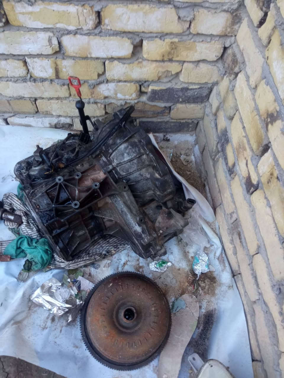 گير دايو لگنزه ميكانيكي بي عطل وزوج ماصده امامي وزوج كوس گير وزوج درايم شفت السعر 150 وبي مجال 
***********
