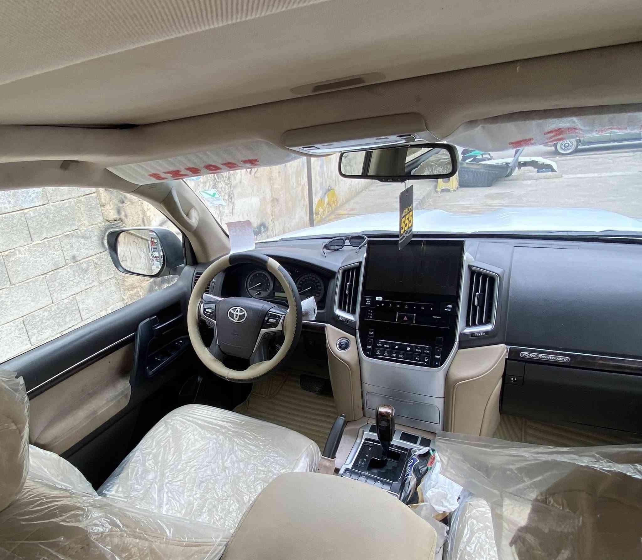 ‏سلام عليكم أخوان 
تويتا لاندكروز ٢٠١٠ محدث ٢٠٢١ بأشياء بلادي 
‏مواصفات GXR استیشن مواصفات ￼فول
٦سلندر 
حزام سبوغ بدون صقف مرقم سلیمانیة
فحس و ھزة و سنوی جدید حتی ٢٠٣١ سنوی باسمي 
‏ثاني يوم تحويل بشرط ￼
شاصي بشرط 
گیر و محرك كهربائي بشرط 
تبرید و ثلاجە بشرط 
مکاني سلیمانیة 
‏السيارة كفالة عامة غير الصبغ￼
*********** فایبر & واتساپ￼ ***********
