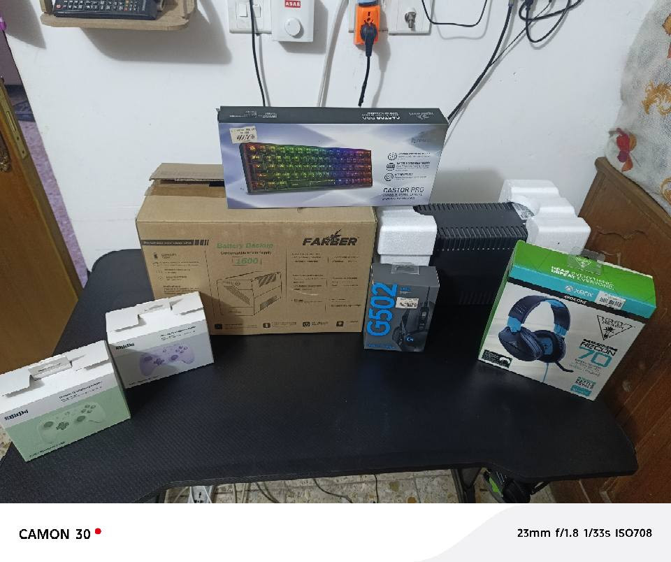 السلام عليكم، بعد ال pc وعندي هذي الاغراض للبيع استخدامهم جدا قليل كلهم شبه الجدد

UBS 70 الف 
الكيبورد 45 
الماوس 45 
الجويستك انتة ثنينهم 45 
والسماعات السبيكر ب 20
الميز 90 الف rgp
مكاني بغداد
. ***********.  متواجد واتساب ايضا
