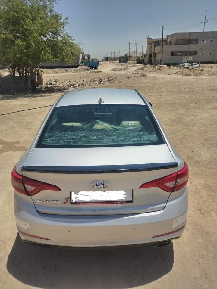سوناتا وارد امريكي ليبل واحد بدون دواخل و لا حادث امامي ولا شواصي  فقط رش اثر جراد الباقي طخات فقط موديل 15  كير محرك مكفولات بقيه التفاصيل امامكم بالسونار المرفق. السعر  100. يعني دفتر. رقم بغداد. سنويه جديده مع الرقم   للإستفسار. ‭٠٧٨٦ ٩٣٣ ٥٣٨٩‬

