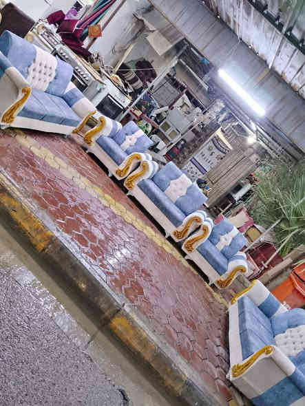 تخم عشر مقاعد مستعمل نضيف السعر 225 ألف العنوان العزيزيه منطقة باب الحاره *********** *********** يوجد واتساب وماسنجر وتوصيل بل الاجره
