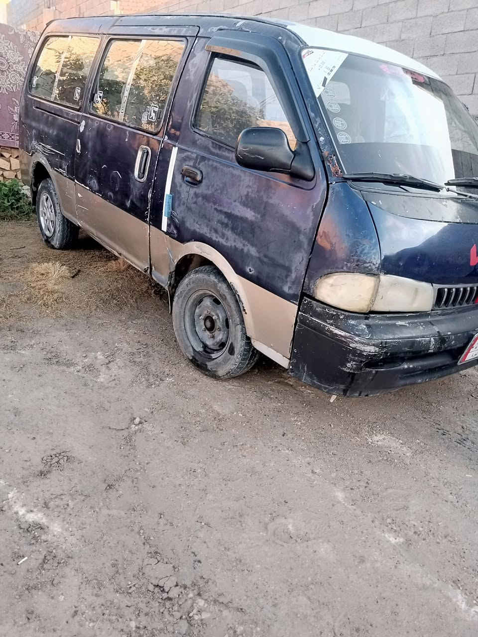 سلام عليكم سياره البيع بريجو موديل ٩٥ سنويه نافذه من ١٩ وينويتها يم الهيئه وبيها وصل من الهيئه بل سنويه راعيها مندله بيعها علا.  هل وضعيه السياره سعرها ٣٥ وبيها مجال العنوان القائم سعده الستفسار علا هاذا الرقم وترهم مراوس بسياره صقيره ***********
