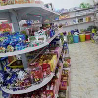 محل للبيع • شارع الرواد الشعله • لعدم التفرغ