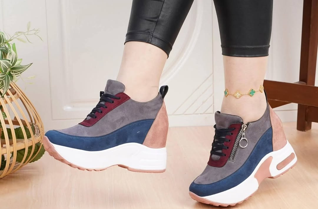 رياضي كعب داخلي ارتفاع 9cm الاكثر راحة 
Size 36 37 38 39 40 41 
للحجز مراسله الصفحة او الوتساب *********** 
يوجد خدمة توصيل لجميع المحافظات
