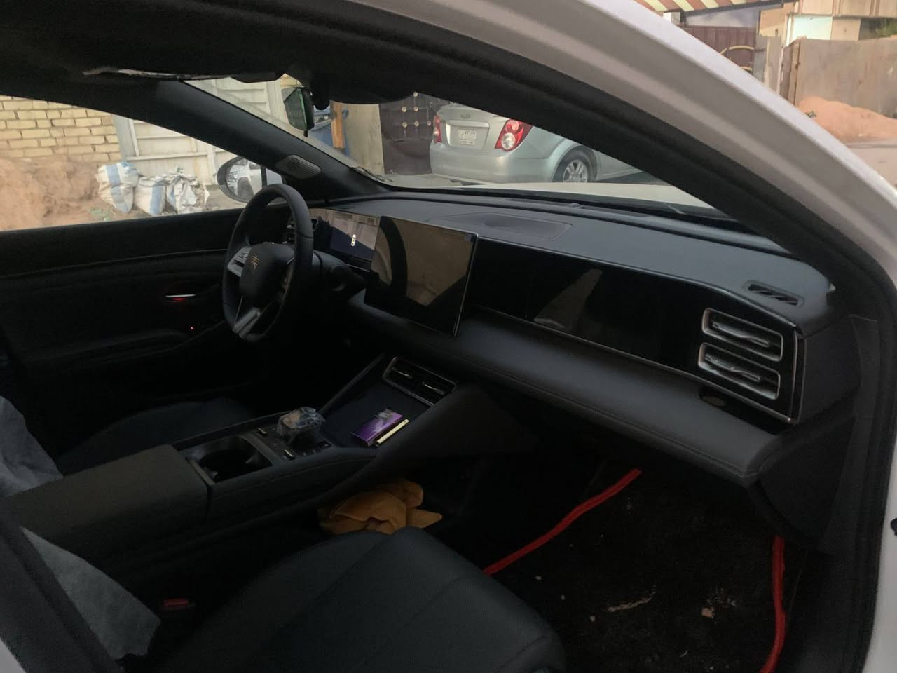 بي واي دي كن L موديل 2024  BYD Qin L
فول مواصفات كل ملحقاتها وياها شاحنة وكارت 
بطارية تمشيك 120 
ومع التفويلة 2200
جاهزة شرط التحويل
‏ 
💎 ســعــر ✅ ::  الــرد تلقائي 📮

المواصفات  
بانوراما 
4 كاميرات 
كرسي كهرباء 
مقاعد جلد 
شاشة وسطية كبيره 
تكييف اوتوماتيك 
مثبت سرعة 
تحكم بالمقود متعدد الوظائف 
دخول ذكي وتشغيل بالبصمه 
حساسات اضاءة LED أمامية وخلفية
السيارة مكفولة كفالة عامة زيرو 
تحويل ثاني يوم 
سيارة زيرو ماشية1190 وقابل للزيادة
وبيها مجال شي بسيط حك 
مكانها بغداد المشتل 

رقم صاحب سيارة : ***********
