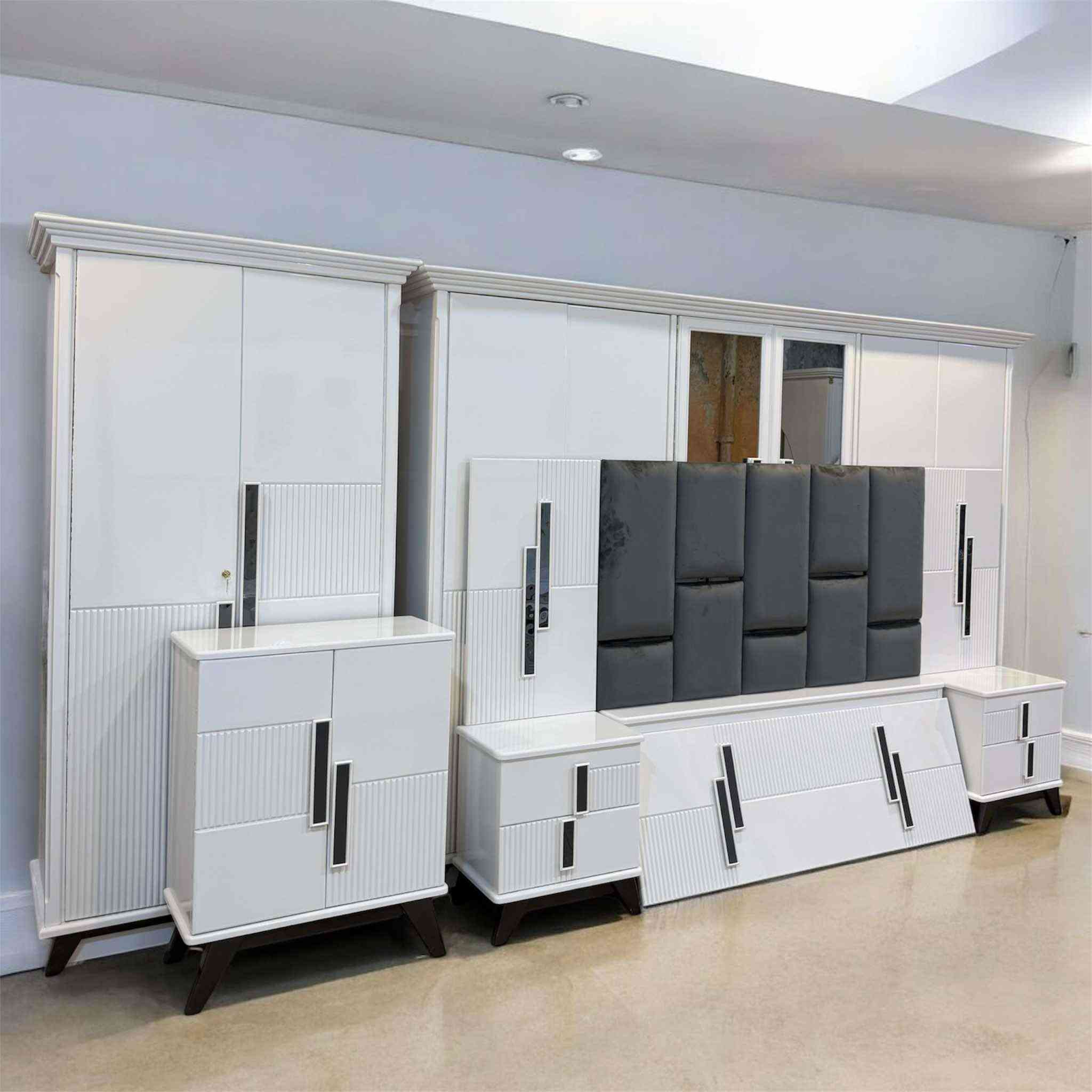 للهم صلي على محمد وآل محمد 
غرفه. اخشاب تزكام عراقي درجه اولى جديد حسب أطلب. 
6قطع 
كنتور 
جربايه 
ميزمرايه
ميز بلازمه 
زاويه
ميز جربايه 
حسب الطلب توجد بلونين ابيض ..اوف وايت
سعر مليون و٧٥٠ مع شد وتوصيل داخل الناصريه 
محافظات يوجد خدمه توصيل 
للحجز مرسله الصفحه او وتساب ***********
