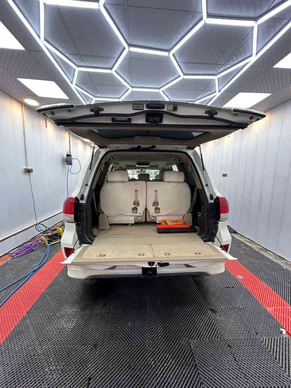 لاندگروز 2009 للبيع رقم مميز المكان بغداد السعر 295 للاستفسار ***********
