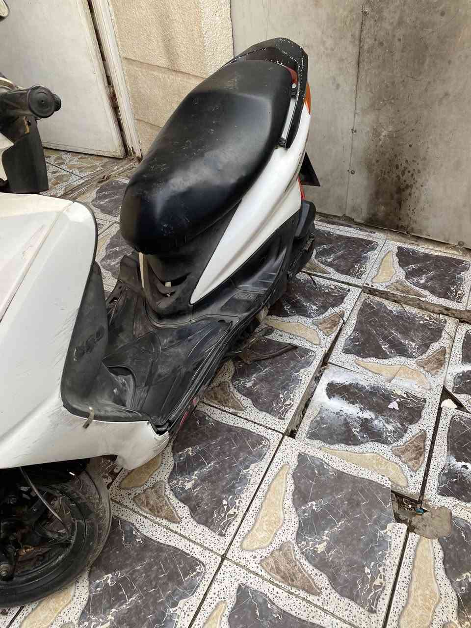 السلام عليكم دراجه يوماها سكنس ياباني سرعه ١١٠للبيع الدراجه ابلاد كفرات ابلاد مختمه شغاله سلف وهندر نكره كهربائياته شغاله مكينه ابلاد ممفتوحه خرسه السعر٤٥٠ قفل قفل الرقم *********** المكان حي الجهاد
