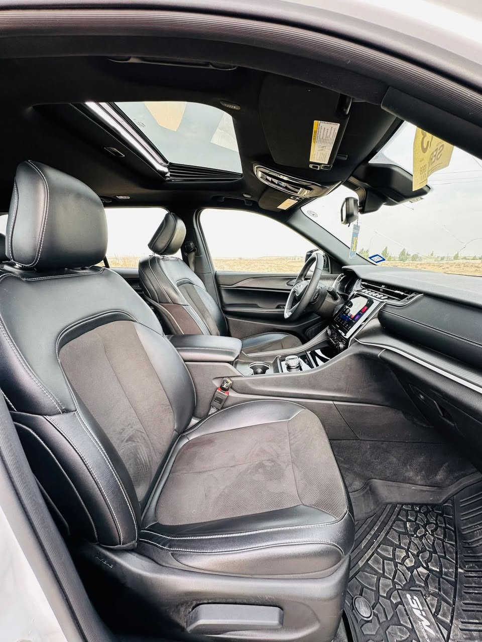 السلام عليكم للبيع جيبjeeb2023
رقم اربيل دولي 

🌍 الوارد:امريكي كلين بدون ضرر

ماشيه 46

👥 عدد المقاعد: 5راكب

🔧 المواصفات الفنية

1-محرك V6 سعة 3.6 لتر

2-ناقل حركة أوتوماتيك 8 سرعات

‎🚦 أنظمة القيادة والذكاء

✔ قيادة شبه ذاتية

✔ تثبيت سرعة ذكي (Adaptive Cruise Control)

✔ تحديد المسار

✔ تحذير الخروج عن المسار + تصحيح تلقائي

🛡️ السلامة والمساعدة

✔ كاميرات 360 درجة

✔ حساسات أمامية + خلفية + جانبية

✔ مراقبة النقطة العمياء

✔ فرامل تلقائية للطوارئ

✔ مساعد الركن الأوتوماتيكي

🛋️ الداخلية والفخامة

✨ تدفئة وتبريد للمقاعد الأمامية والخلفية

✨ تدفئة المقود

✨ إنارة محيطية داخلية متعددة الألوان

✨ مراية وسطية كاميرا رقمية

✨ مرايا جانبية ووسطية تعتيم أوتوماتيك

📱 التقنيات

🔑 دخول ذكي

🚀 تشغيل عن بعد

🖐️ بصمات أبواب (5 بصمات)

📺 شاشة وسطية كبيرة Uconnect

🎵 نظام صوت فاخر McIntosh

📱 Apple CarPlay & Android Auto

📶 Wi-Fi / Bluetooth / USB

🎨 الخارجية

🤍 لون السيارة: أبيض

🔆 إضاءة LED كاملة

#السعر315$

#للستفسار***********
