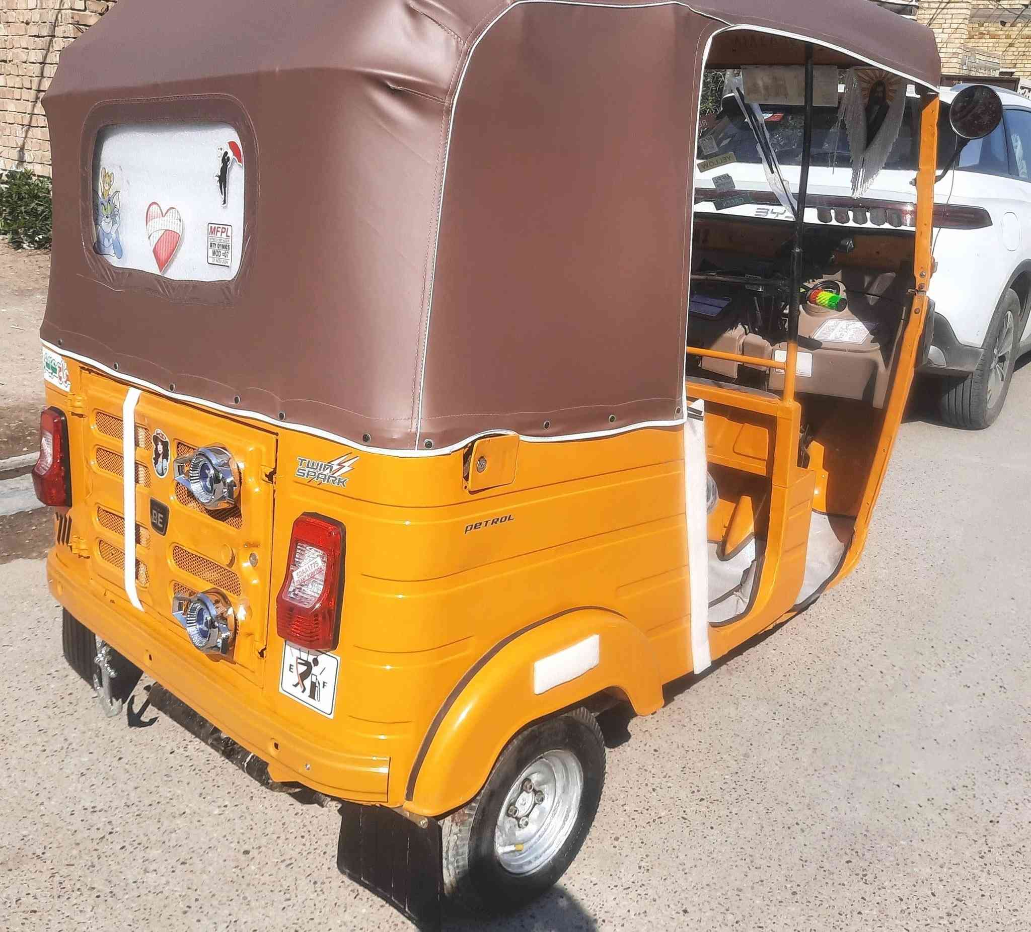 تكتك بجاج موديل 19 شهر 10
أوراق كامله شركه المصطفى
مكينه 20 مجفت شركه
تكتك لاظربه ولامعجون 
بلاديه فقط مصبوغه جماليه
العنوان بغداد السعر 4600
***********
