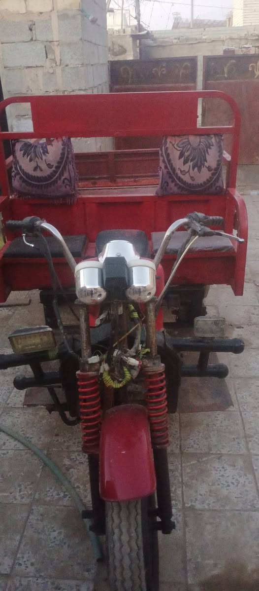 السلام عليكم ستوتة سلطان 2014اوراق بأسمي وكيلها سيد خلدون العنوان العمارة ابو رمانة قرب الملعب 
السعر /مليون و100 وبيه مجال للشراي 
للاستفسار ***********
