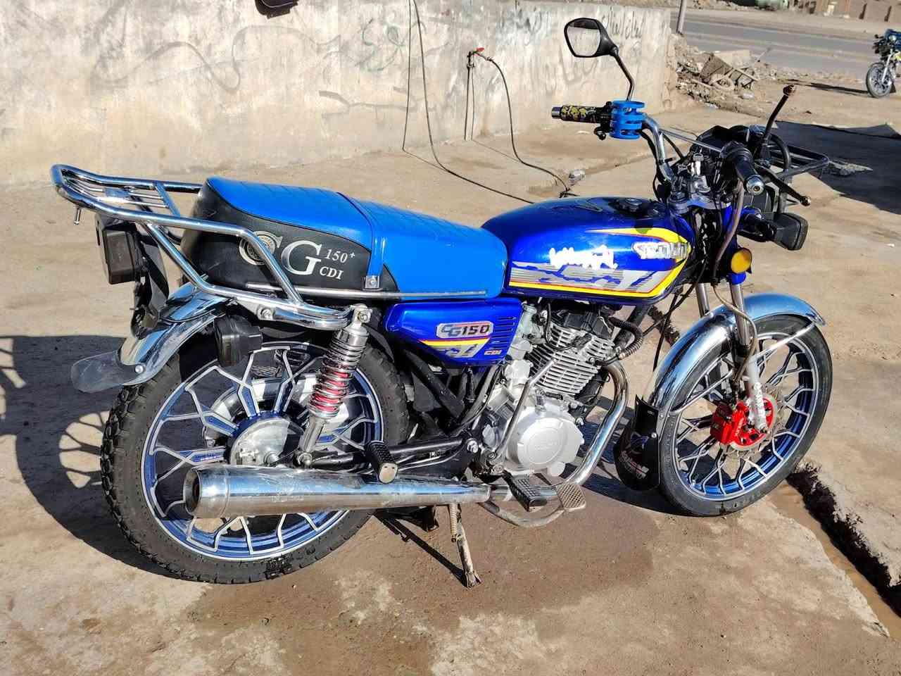 سلام عليكم 
دراجة 2024 محرك شرط ممفتوح كهربائيات كلها شغاله بس ينرادله باتري فقط دشبول شغال النضافه كدام العين مكاني بيجي السعر 600وبي مجال الشراي بي خير ويدلل هـــ***********
