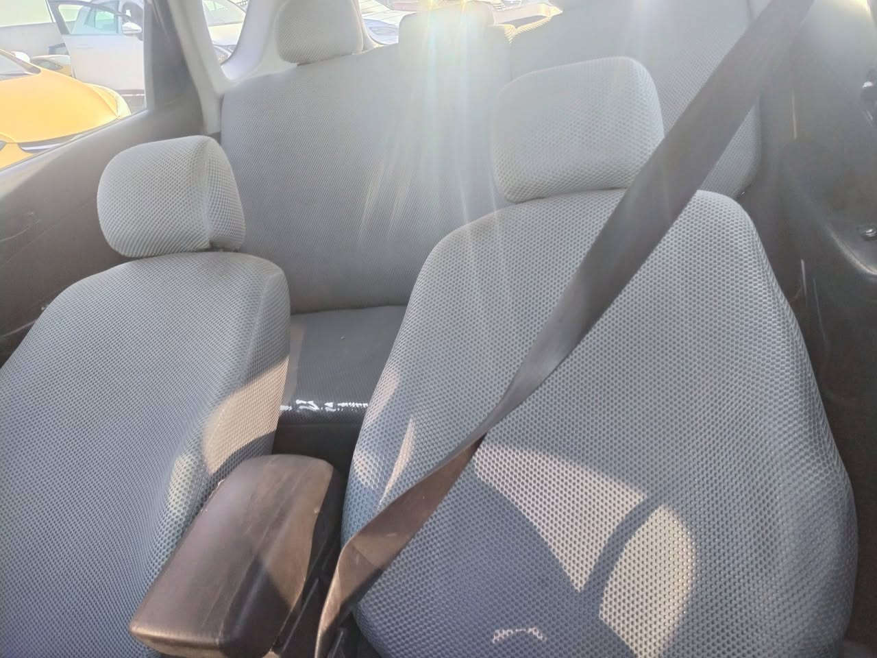 لتره الموديل ١٢ المكينه ٢٠٠ الحادث الجاملغ المامي والخلفي السعر ٨٥، ***********
