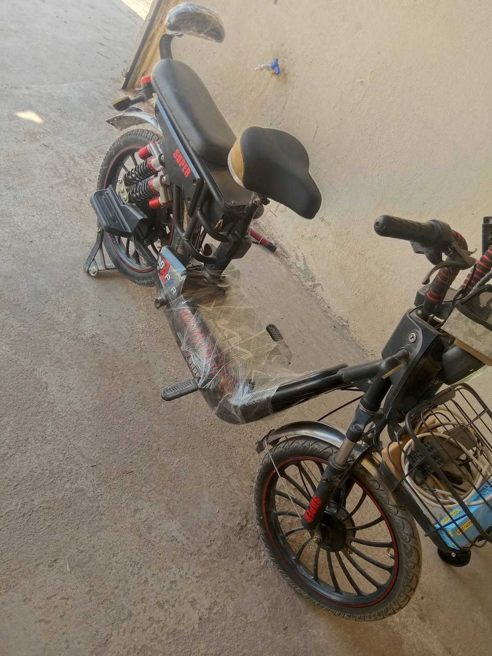 ماطور شحن للبيع حجم ٢٠ ماطور جاهز 
بطارية ليثيوم عدد ٥ جدد شرط الفحص 
ثلاث سرع بي
لايت LED. 
السعر 250
مكاني موصل أيسر *********** يوجد وتساب
