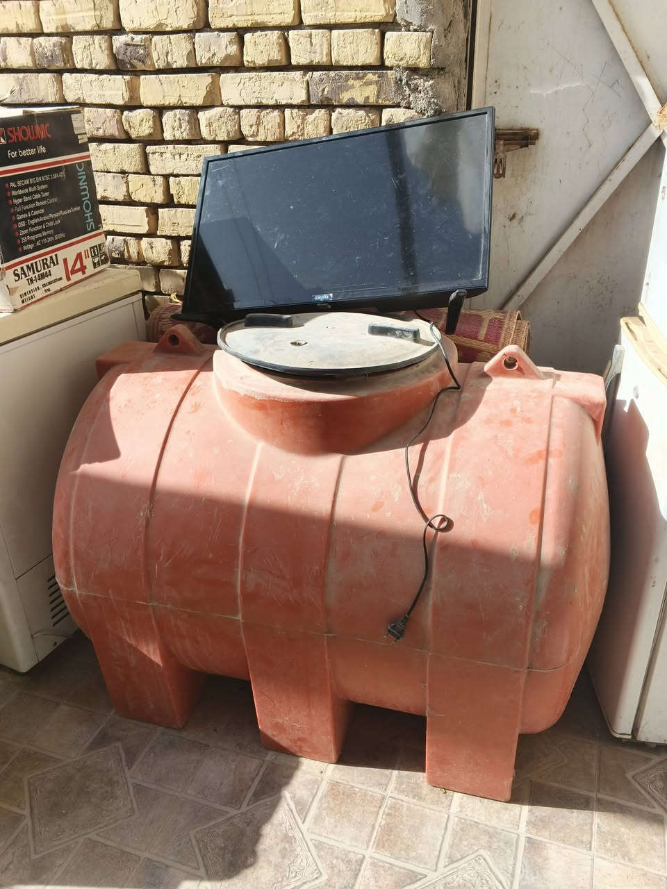 سلام عليكم مواد مستعمله للبيع اليريدهن يتصل ***********
